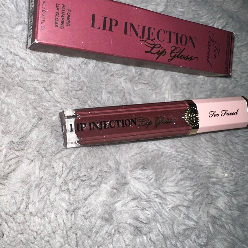 Too Faced Lip Injection Gloss in Deep Rose .